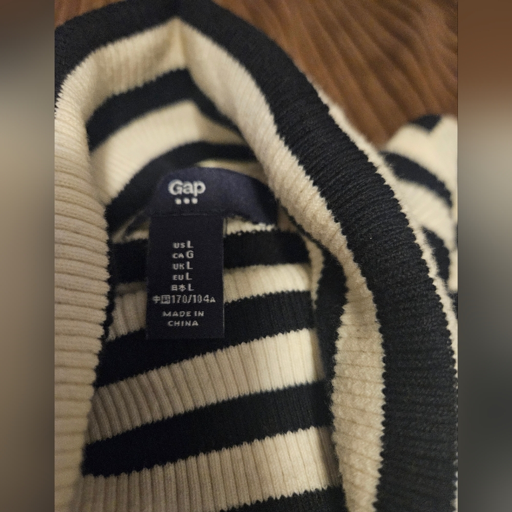 GAP Black and White Striped Turtleneck Sweater - Picture 4 of 5